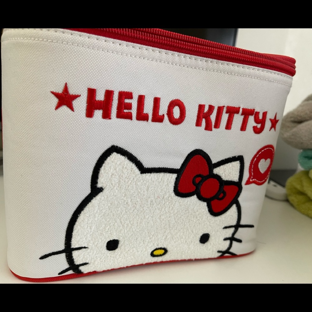 Hello kitty Sanrio cosmetic bag ( gently used )